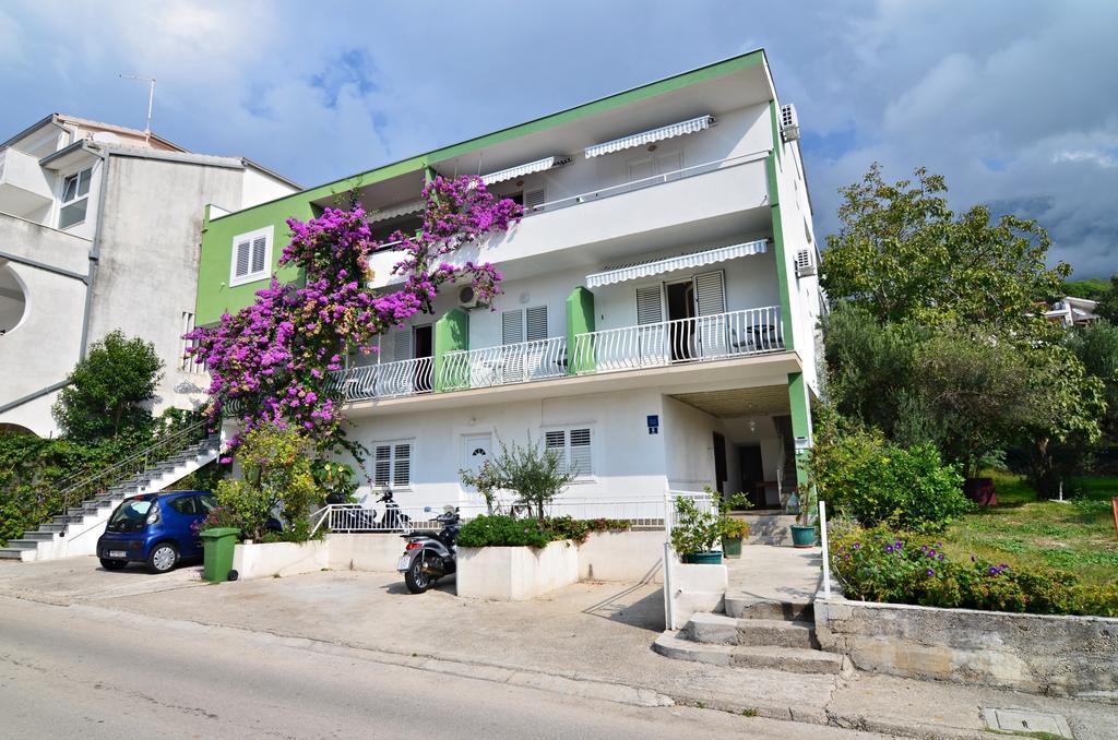 Apartments Sonja Tučepi エクステリア 写真