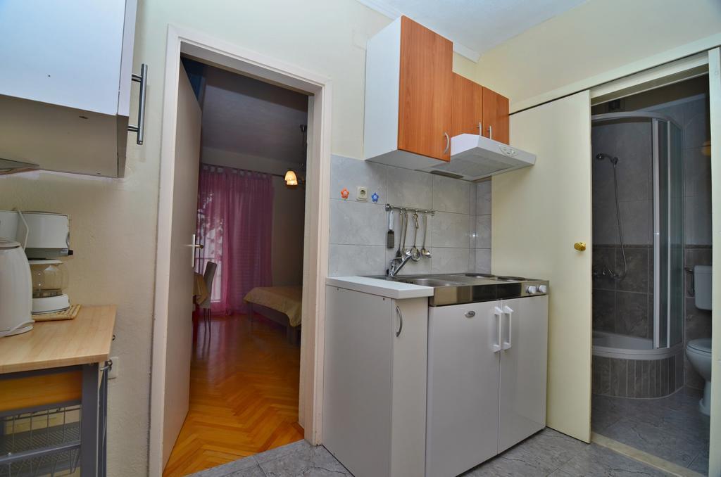 Apartments Sonja Tučepi エクステリア 写真
