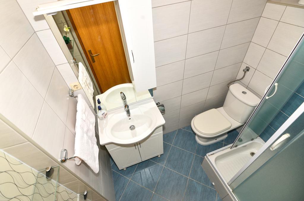 Apartments Sonja Tučepi エクステリア 写真