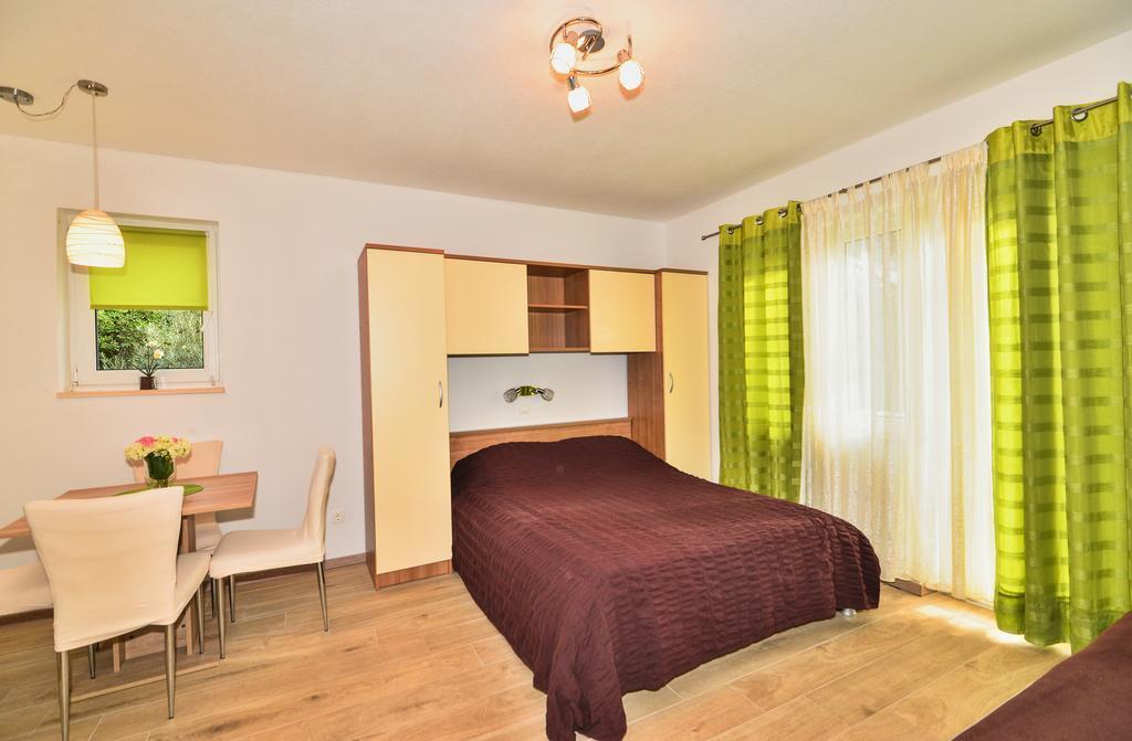 Apartments Sonja Tučepi エクステリア 写真