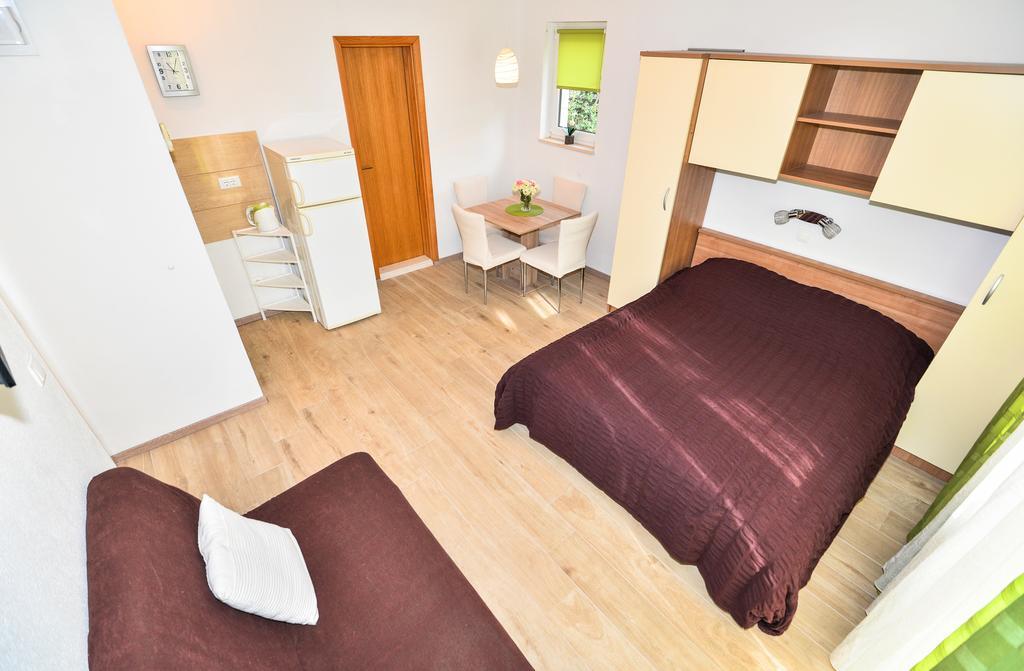 Apartments Sonja Tučepi エクステリア 写真
