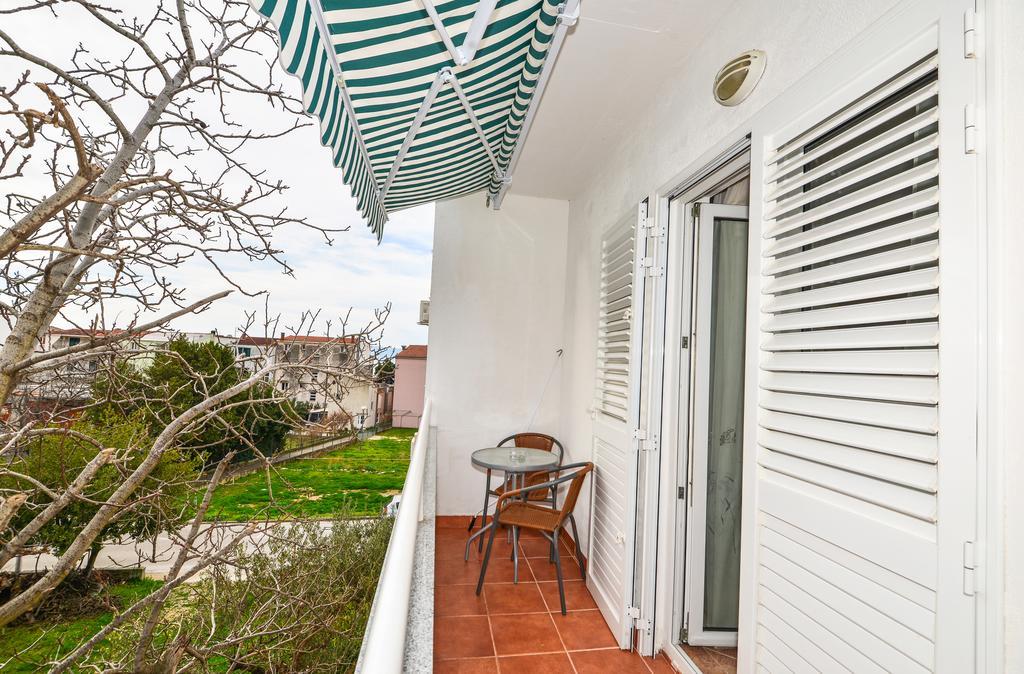 Apartments Sonja Tučepi エクステリア 写真