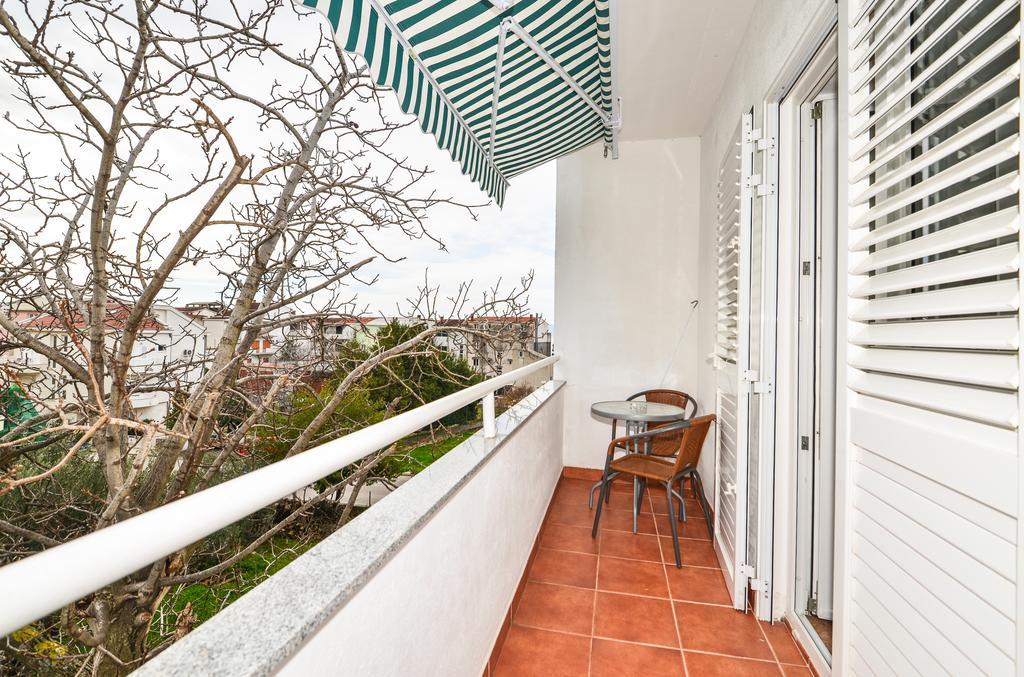 Apartments Sonja Tučepi エクステリア 写真
