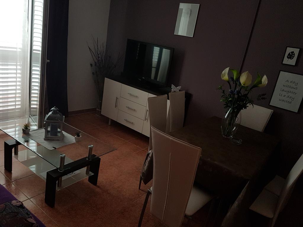 Apartments Sonja Tučepi エクステリア 写真