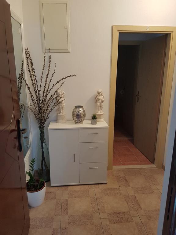 Apartments Sonja Tučepi エクステリア 写真