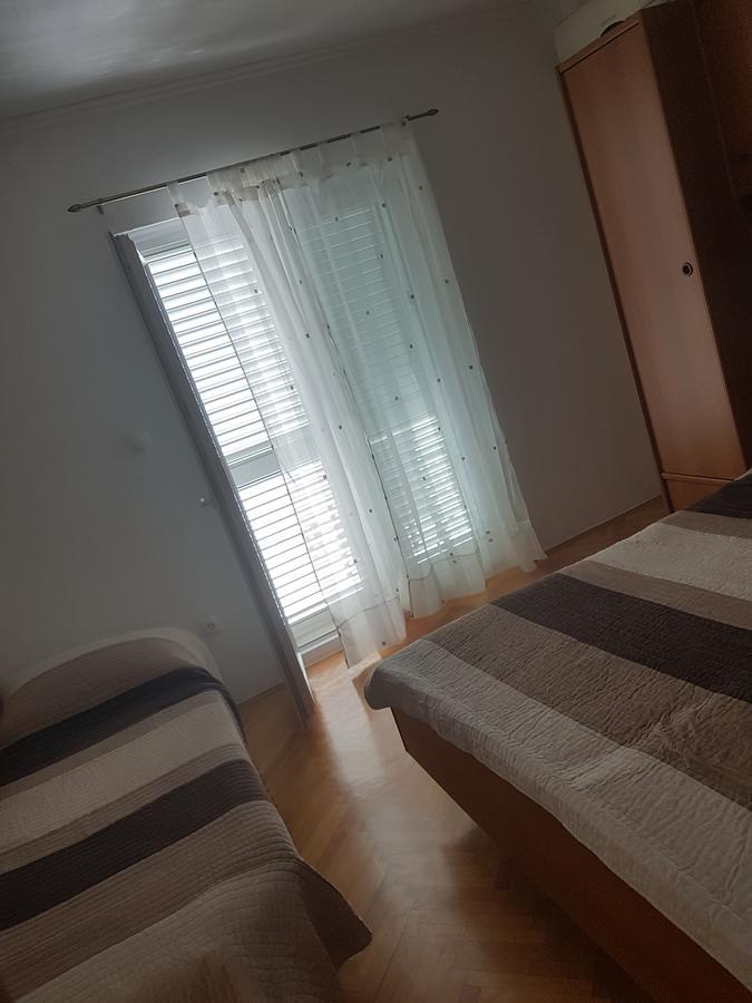 Apartments Sonja Tučepi エクステリア 写真